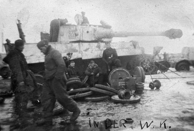 Tige1 running gear repair in the field.jpg