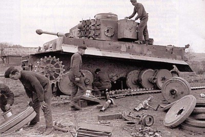 Tiger1 running gear repair in the field.jpg
