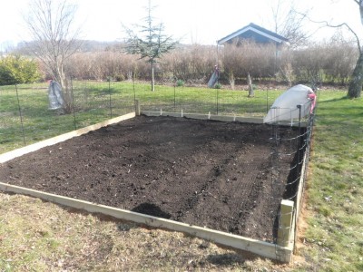 Finally result, first potatoes in 2 months and the plastic bags are not to some low flying aircraft, but warning to deer, lots of them day and night.