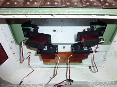 Re-assembly inside servos small.jpg