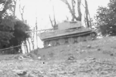 A Tiger1 recovering a mine damaged Tiger2 (Armortek)-6ruD82QuT_E_x264_Moment(17).jpg