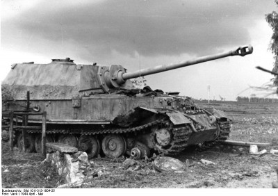 Bundesarchiv_Elefant_Italy_1944.jpg