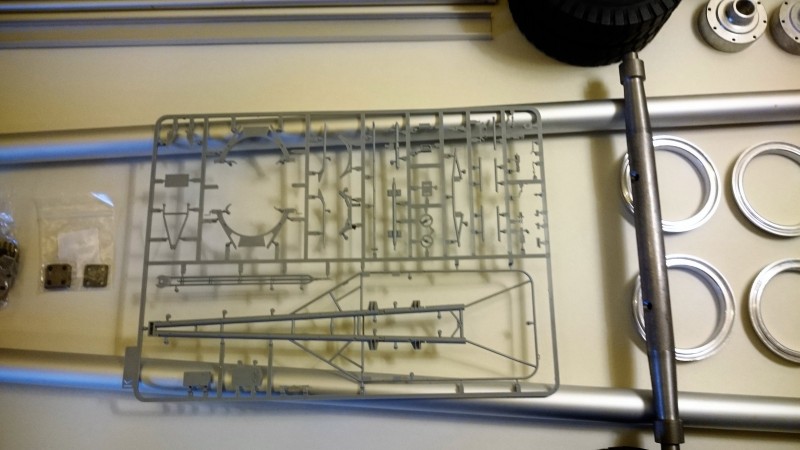 The 1/35th spru used for scaling the 6th parts