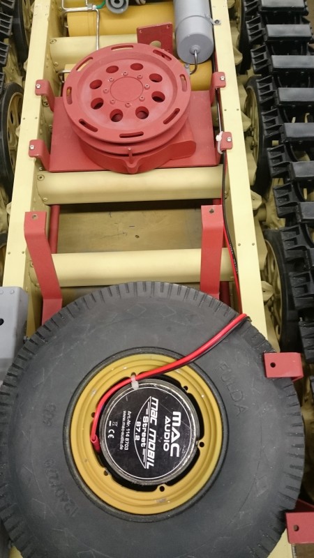 Rear speaker