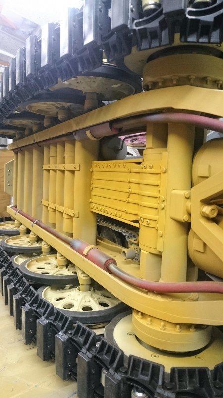 The gearbox offset can be seen in this photo