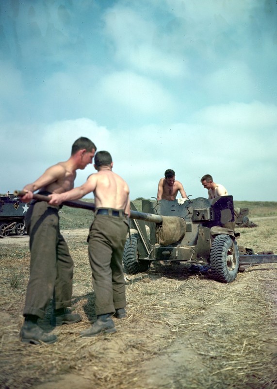 Canadian_QF_6-pounder_AT_Gun.jpg