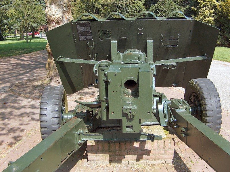 17_pdr_anti-tank_cannon_11_of_25.jpg