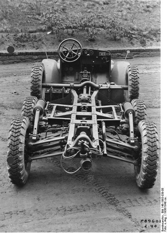 Bundesarchiv_Bild_146-1993-039-08,_Krupp_1,5-Tonner_('Krupp-Protze').jpg