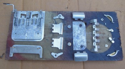 T34-85 DRIVER'S HATCH PARTS.jpg