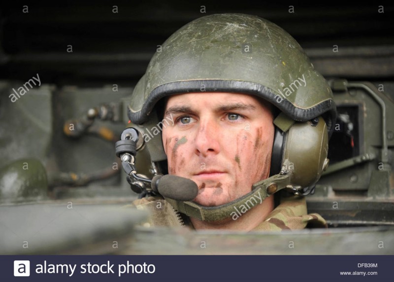 british-army-tank-driver-with-reserve-units-training-with-the-full-DFB39M.jpg