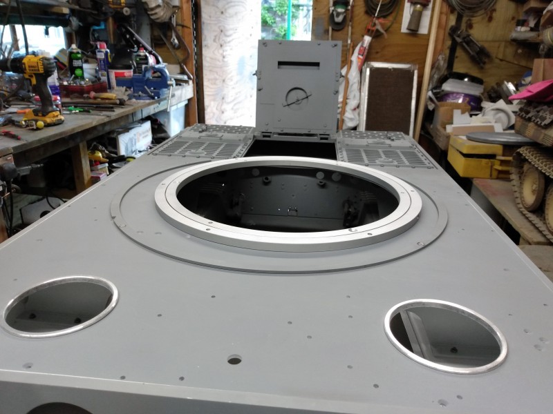 With the rear hull bulkhead reversed there is no issue with the turret bearing clearance.