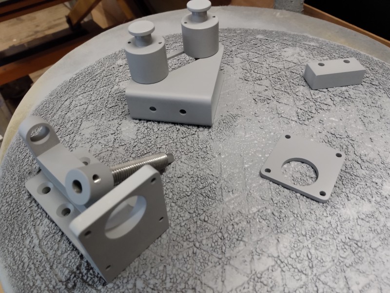 Prepping the elevation/depression parts ready for assembly. I need to mount it all and get it functioning before the turret interior arrives, then find a way to hide it behind the 88 mm breech. It may not be possible!