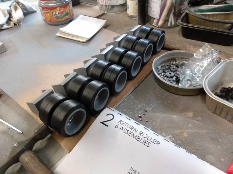 The finished return roller assembly, very nice. Please note the rubber tyres are not bonded at this stage as it's a whole lot easier to remove them for painting rather than masking up. I will bond after top coat.