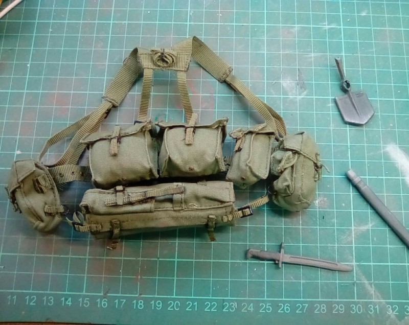 I've been packing out the webbing pouches so they ?look half decent, one set will be hanging on the turret