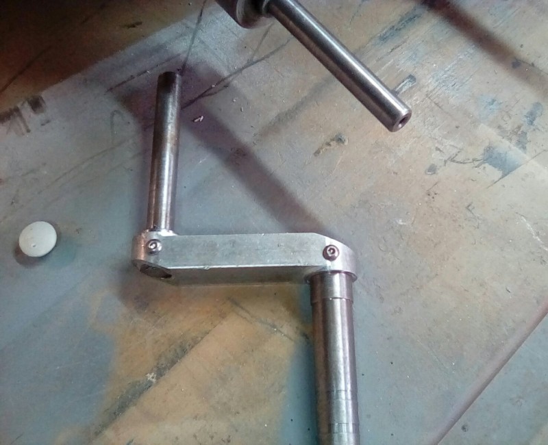 If your building one of the real early made kits don't use the cast suspension arm of you will never and I mean never get the thing to run smooth, these are the newer machined arms and they are square and true!