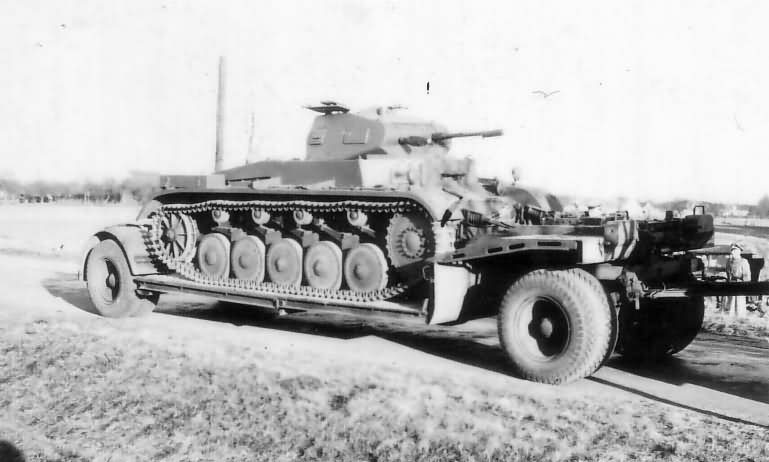 Panzer_II_on_trailer (1).jpg