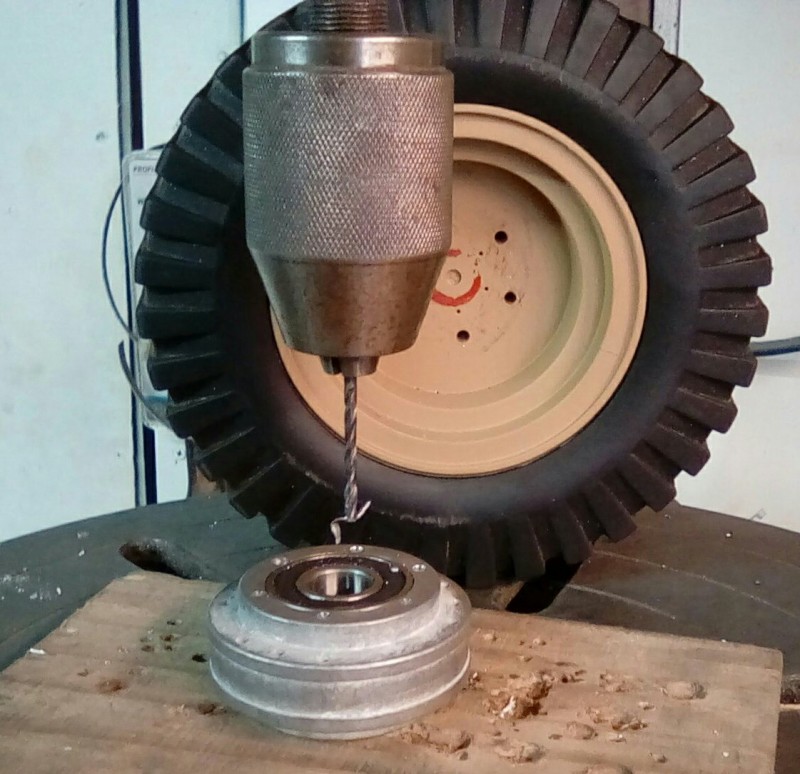 Drilling and tapping the elefant hubs to join the double wheel sets together.