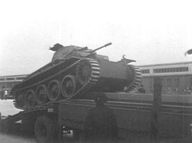 Ever wondered how they got the first of the pair of panzer 2 up on the bed of the massive Faun L900?