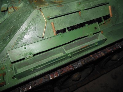 40.T34-85 TOOL BOX & SAW.jpg