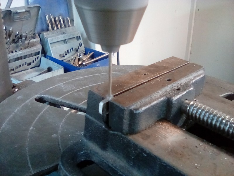 The very fiddly extra leaf spring brackets made and fitted.