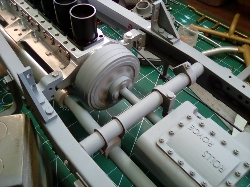 The main motor spinning the differential quite nicely, it's was worth all that truing up on the lathe.