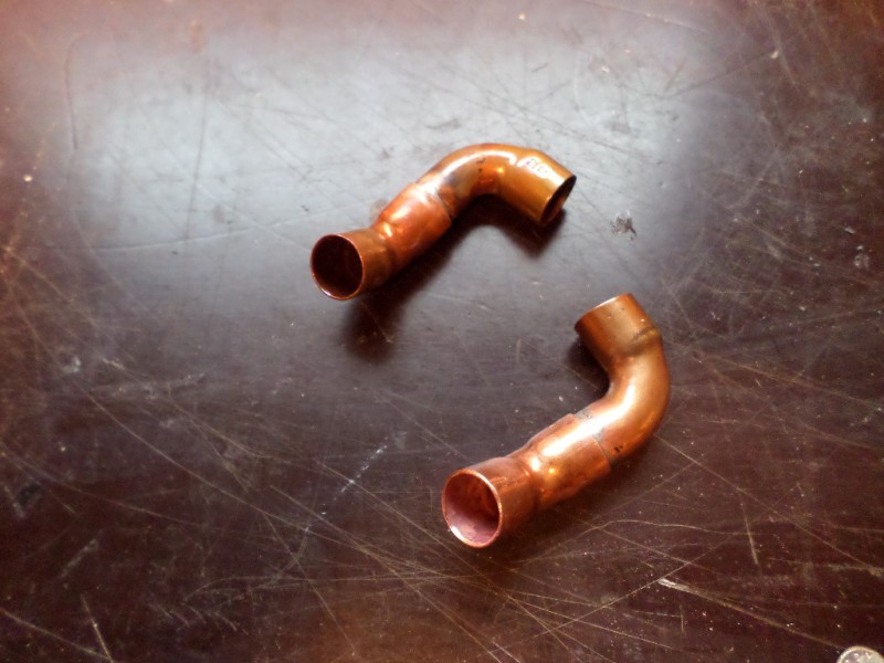 The 2 sets of pipes (tubes?)