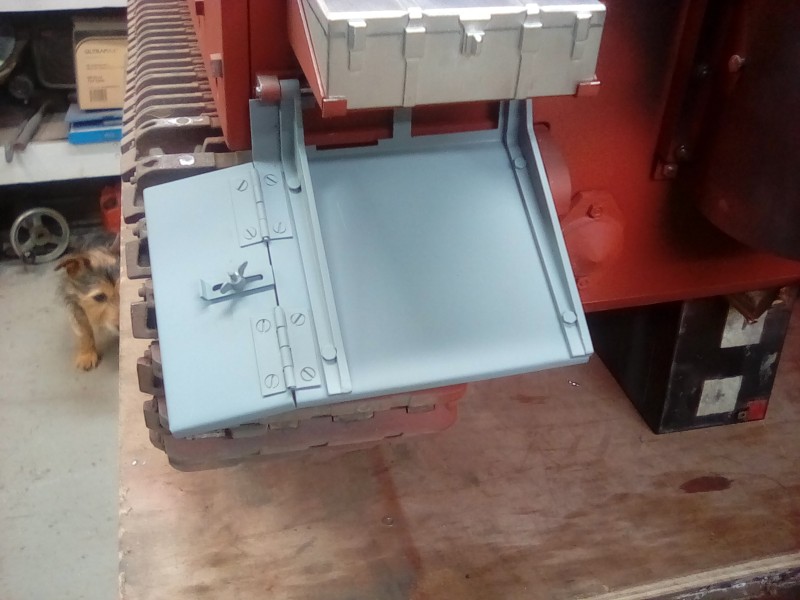 I will add another four more counter sunk m2's to the hinges.