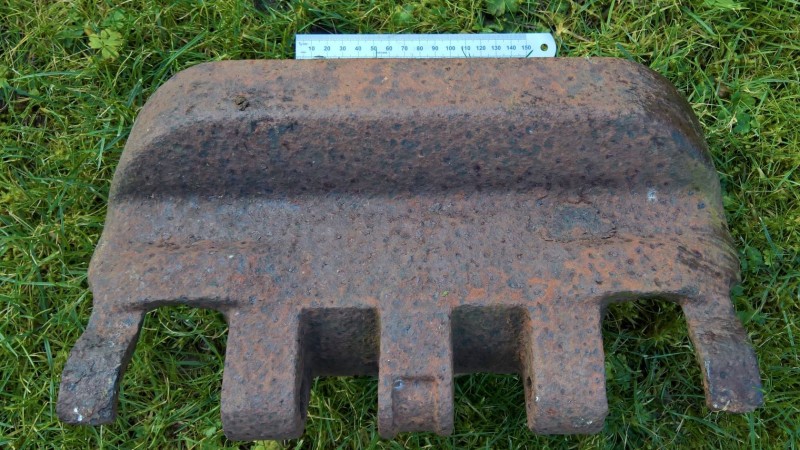 Track link a.jpg