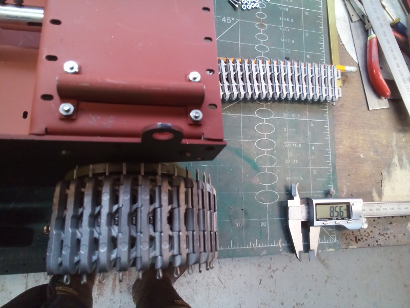 With the split pins 6 teeth are in mesh while number 7 and so on are now climbing out of mesh.