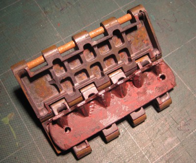 58. CLEAT ATTACHED TO TRACKS.jpg
