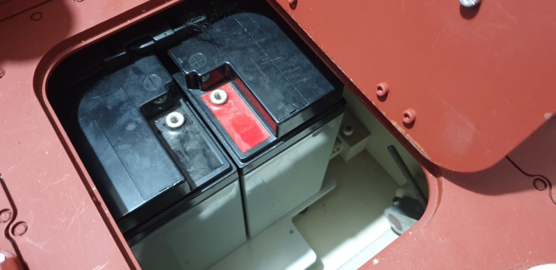 Batteries and tiger 1 tray installed as the original was not supplied