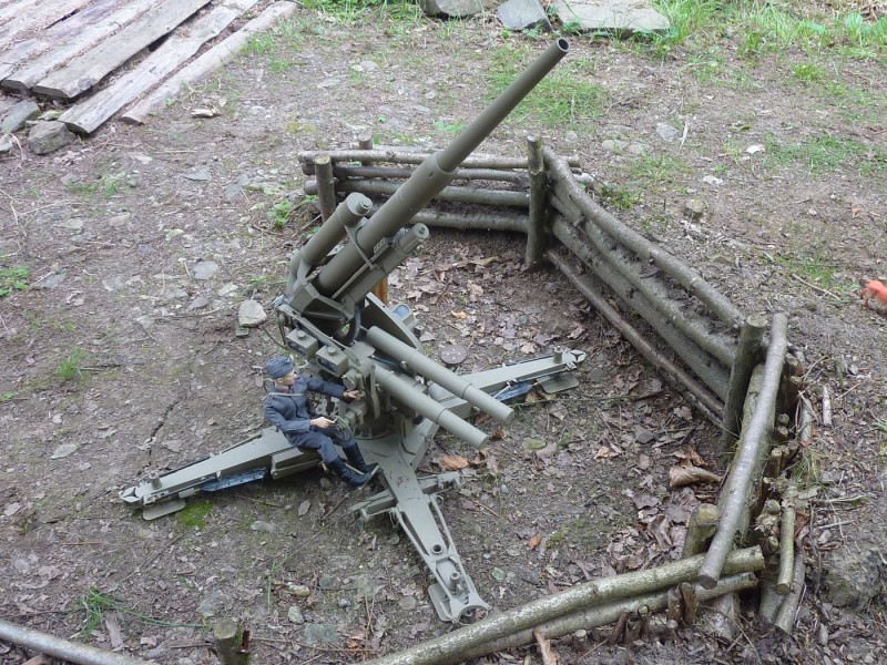 88mm in gun pit.JPG