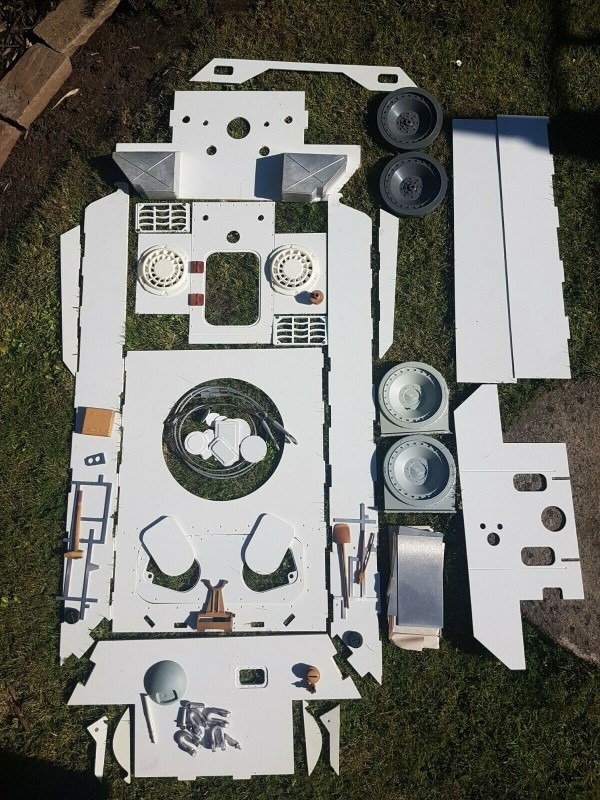 Ludwigs Model Bau plastic Panther parts and other bits acquired as a job lot from e-Bay.  Bidding started at 99 pence! Might use these for a future project