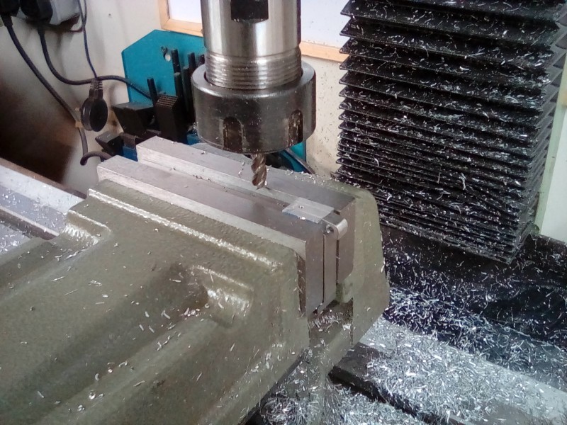 Milling the male hinge finishing angles