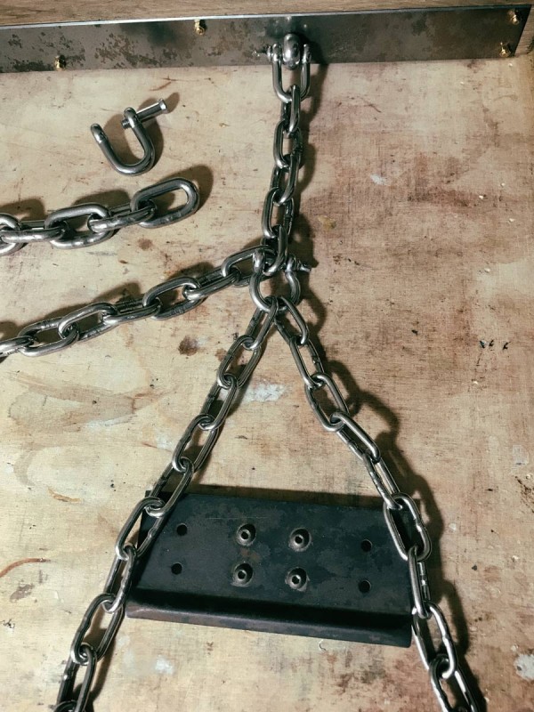 The first attempt with different  sizes for the chain links and shackles