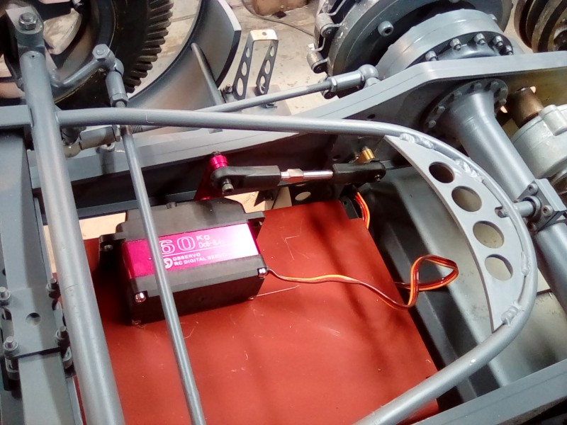 I'm happy with this steering servo convenient position so that's where it's going to live.