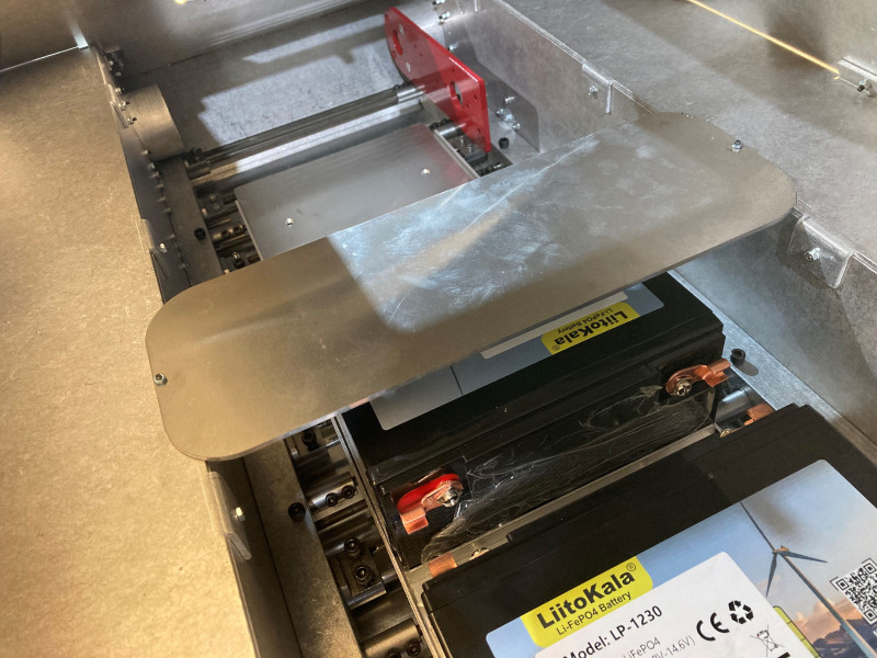 Added an extra shelf, Means i can locate power module above the front battery, This is as much forward i can go as room is needed for the barrel counterweight to move.