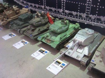 12. T34-85 MEDIUM TANKS.jpg