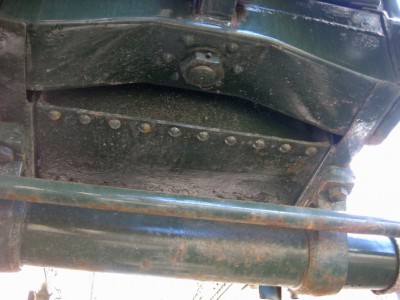 67. 25 PDR GUN UNDERNEATH DETAILS copy.jpg
