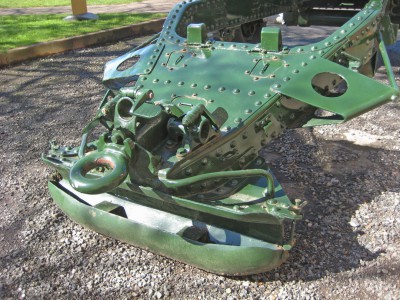 7. 25 PDR TRAIL BEAM END WITH PLATFORM SPADE BOX copy.jpg